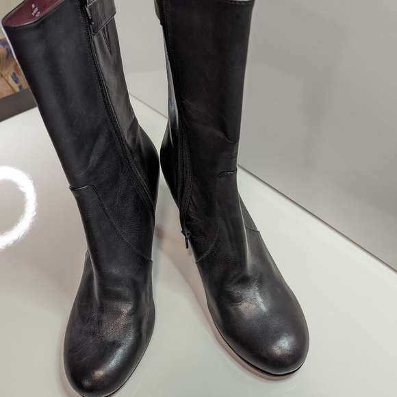 Tommy Hilfiger Leather Boots with heel, size 8 - Picture 2 of 10